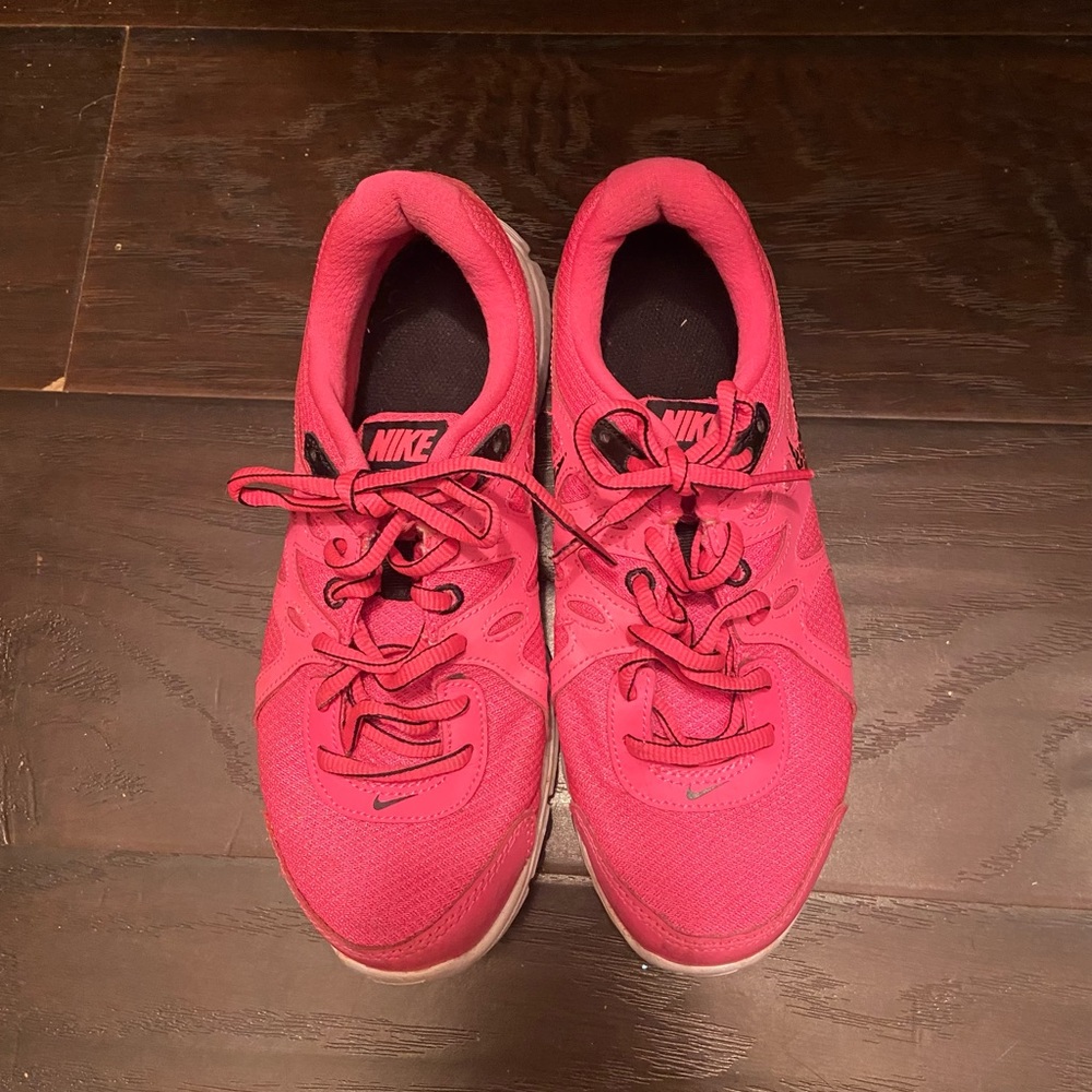 Women’s Running Shoes Nike Revolution 2 Hot Pink Sneakers 6.5